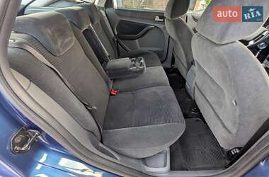 Хэтчбек Ford Focus 2006 в 