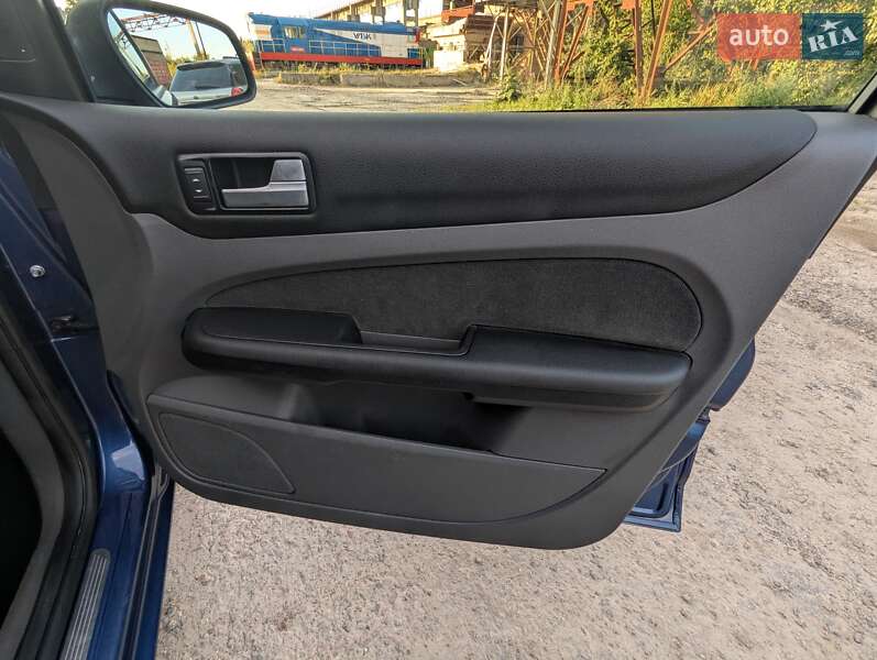 Хетчбек Ford Focus 2006 в Львові