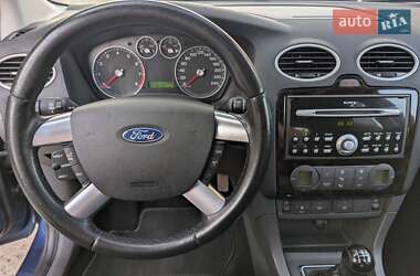 Хэтчбек Ford Focus 2006 в 