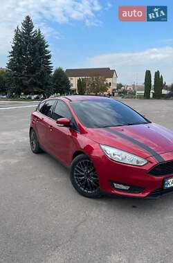 Хэтчбек Ford Focus 2015 в 