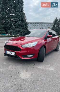 Хэтчбек Ford Focus 2015 в 