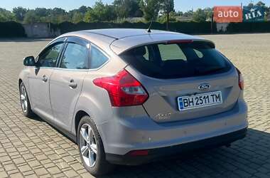 Хэтчбек Ford Focus 2013 в 