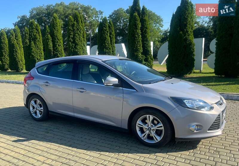 Хэтчбек Ford Focus 2013 в 