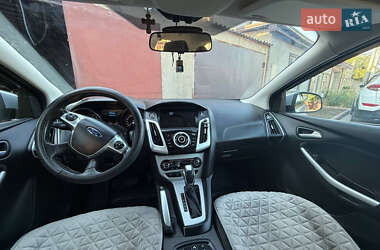 Хэтчбек Ford Focus 2013 в 