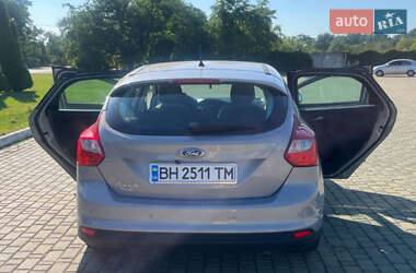 Хэтчбек Ford Focus 2013 в 