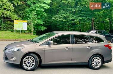 Универсал Ford Focus 2012 в 