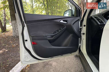 Хэтчбек Ford Focus 2013 в 