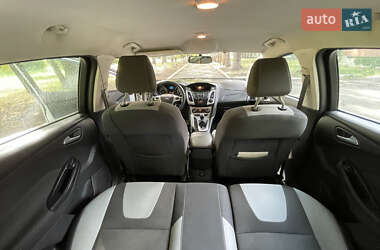 Хэтчбек Ford Focus 2013 в 
