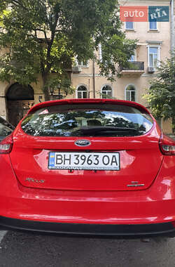Хэтчбек Ford Focus 2016 в 