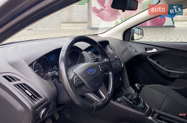 Хэтчбек Ford Focus 2015 в 