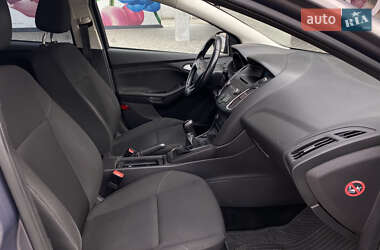 Хэтчбек Ford Focus 2015 в 