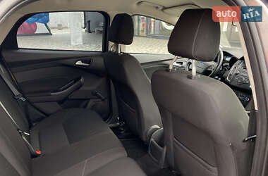 Хэтчбек Ford Focus 2015 в 