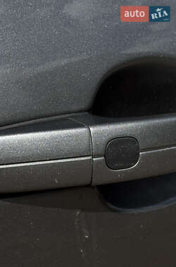 Хэтчбек Ford Focus 2012 в 