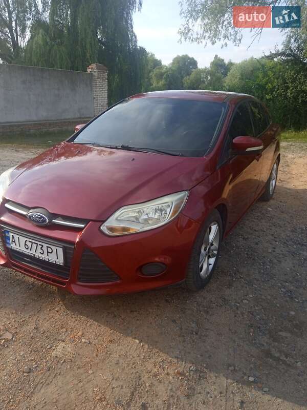 Седан Ford Focus 2013 в Ромнах