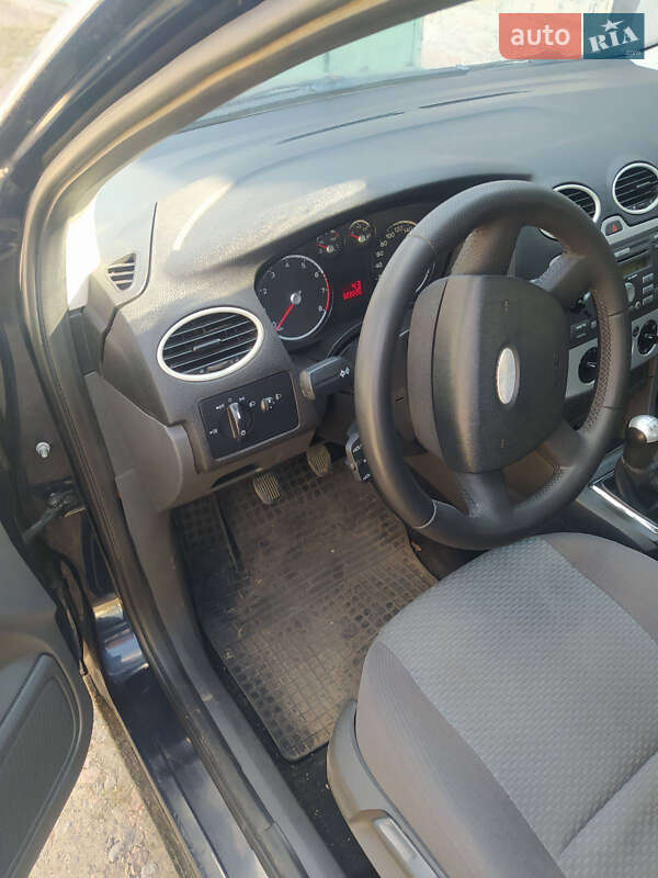 Хэтчбек Ford Focus 2006 в Славуте