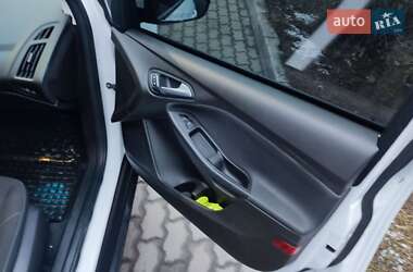 Седан Ford Focus 2016 в 
