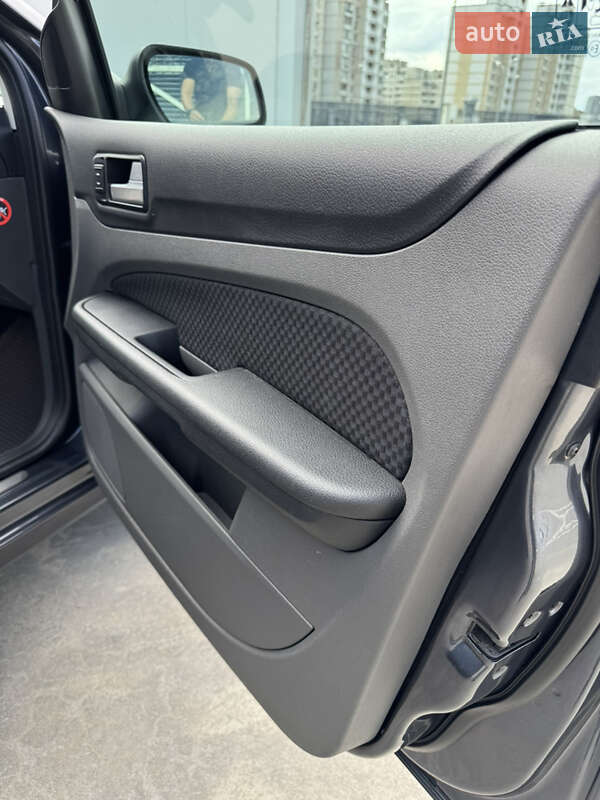 Универсал Ford Focus 2006 в Киеве
