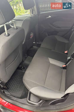 Хэтчбек Ford Focus 2014 в 