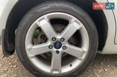 Хэтчбек Ford Focus 2006 в 