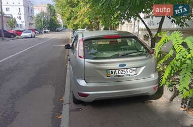 Хэтчбек Ford Focus 2011 в 