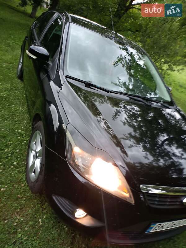 Хэтчбек Ford Focus 2010 в Ровно
