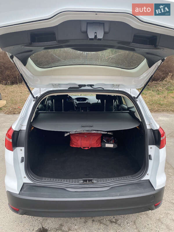 Універсал Ford Focus 2015 в Львові фото 3 Універсал Ford Focus 2015 в Львові