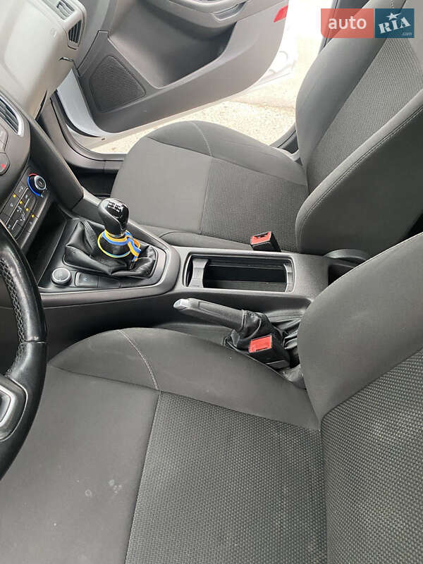 Універсал Ford Focus 2015 в Львові фото 23 Універсал Ford Focus 2015 в Львові