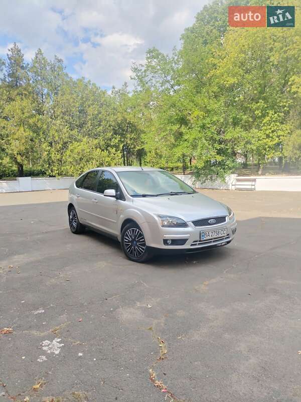 Хэтчбек Ford Focus 2007 в Новоукраинке