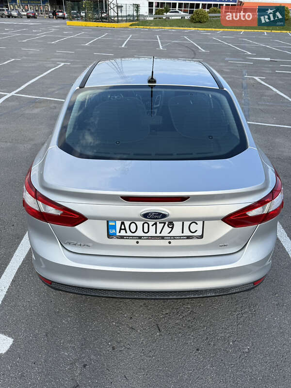 Седан Ford Focus 2011 в Ужгороді