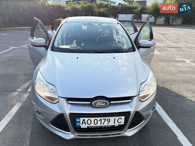 Седан Ford Focus 2011 в Ужгороді