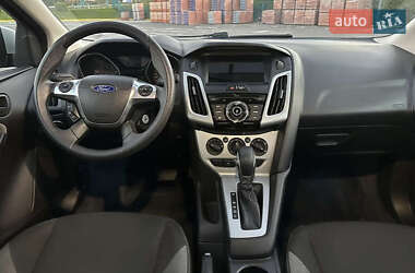 Седан Ford Focus 2011 в 