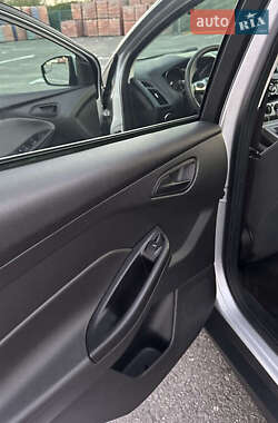 Седан Ford Focus 2011 в 