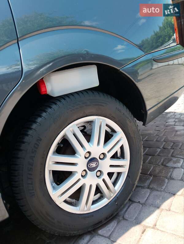 Универсал Ford Focus 2004 в Луцке