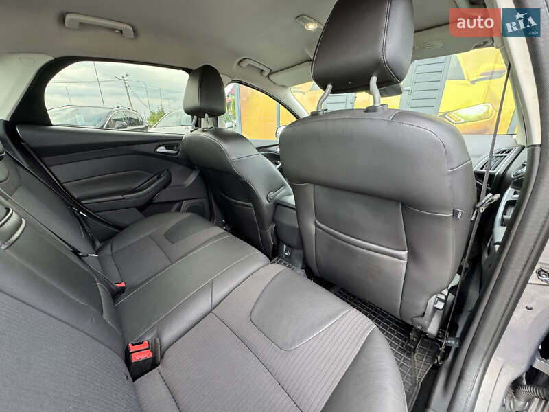 Хэтчбек Ford Focus 2011 в Стрые