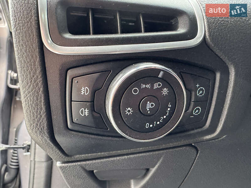 Хэтчбек Ford Focus 2011 в Стрые