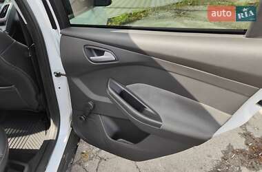 Хэтчбек Ford Focus 2014 в 