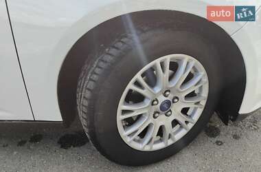 Хэтчбек Ford Focus 2014 в 