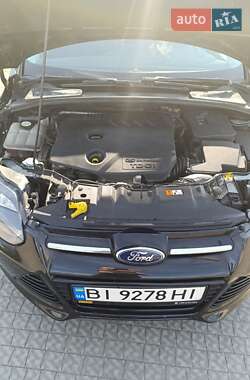 Хэтчбек Ford Focus 2011 в 