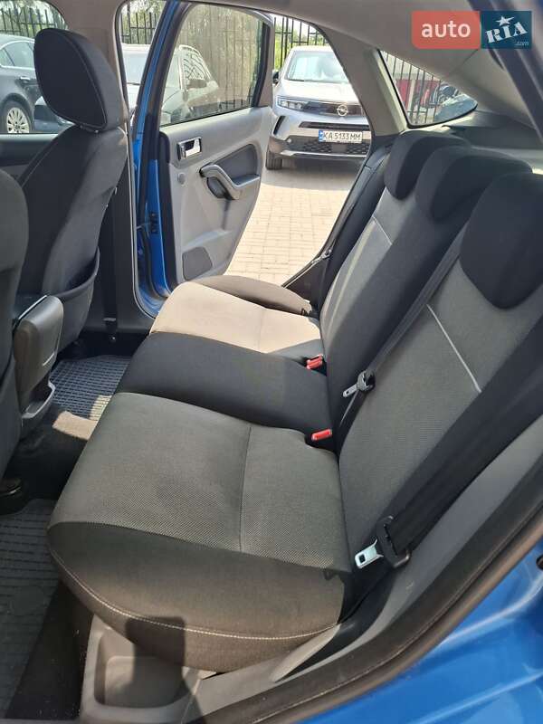 Хэтчбек Ford Focus 2010 в Киеве