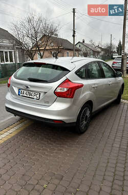 Хетчбек Ford Focus 2013 в 