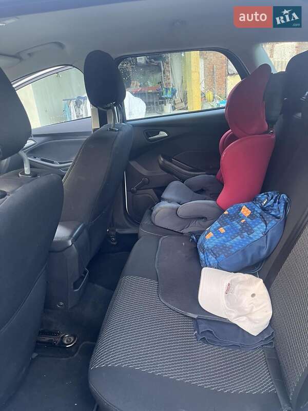 Универсал Ford Focus 2015 в Ужгороде фото 8 Универсал Ford Focus 2015 в Ужгороде