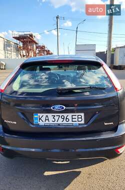 Хэтчбек Ford Focus 2010 в 