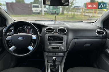 Хэтчбек Ford Focus 2009 в 