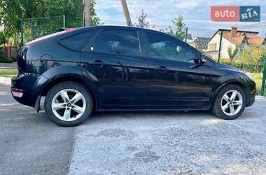 Хэтчбек Ford Focus 2011 в 