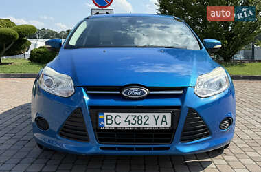 Хэтчбек Ford Focus 2012 в 