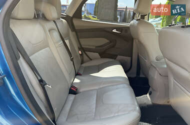 Хэтчбек Ford Focus 2012 в 