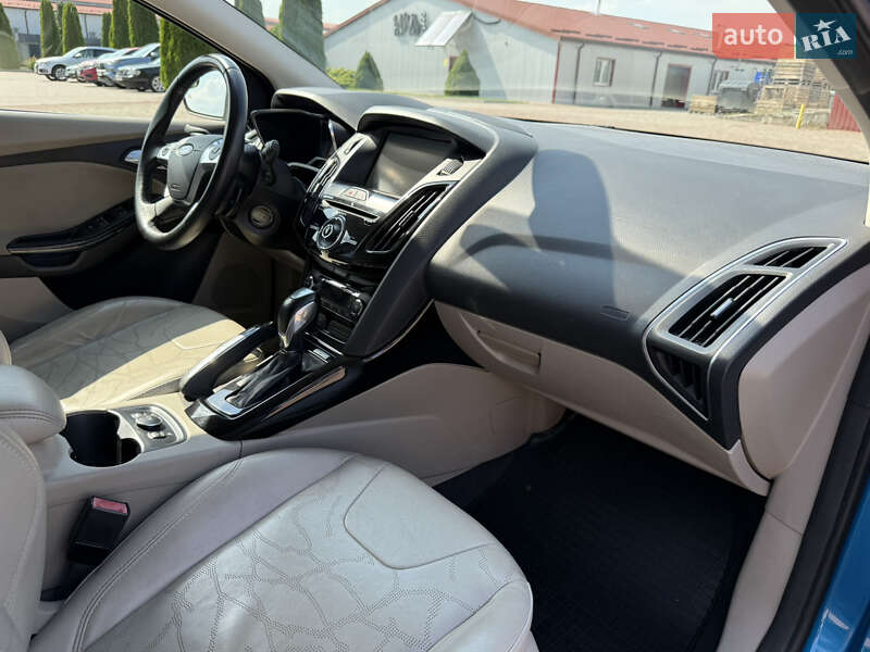 Хэтчбек Ford Focus 2012 в Городке