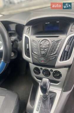 Седан Ford Focus 2014 в 