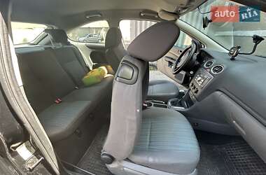 Хэтчбек Ford Focus 2004 в 