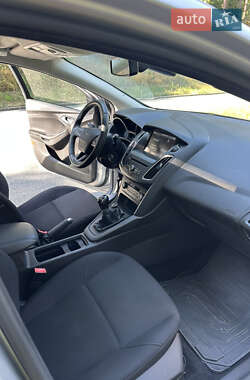 Седан Ford Focus 2016 в 